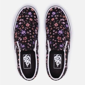 vans classic slip-on in covered ditsy/true white